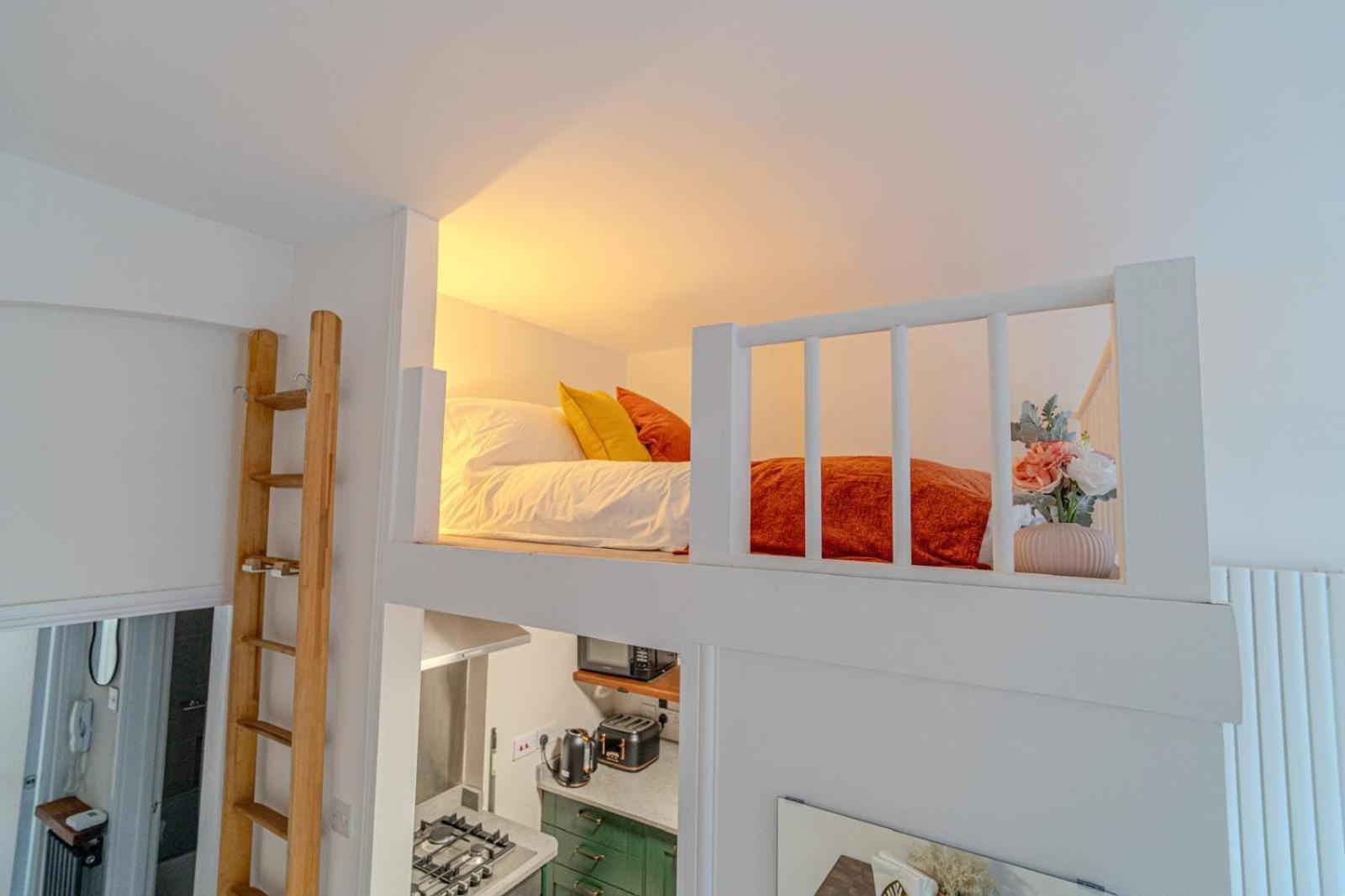 Apartment 1-bed Flat In Kensington W8