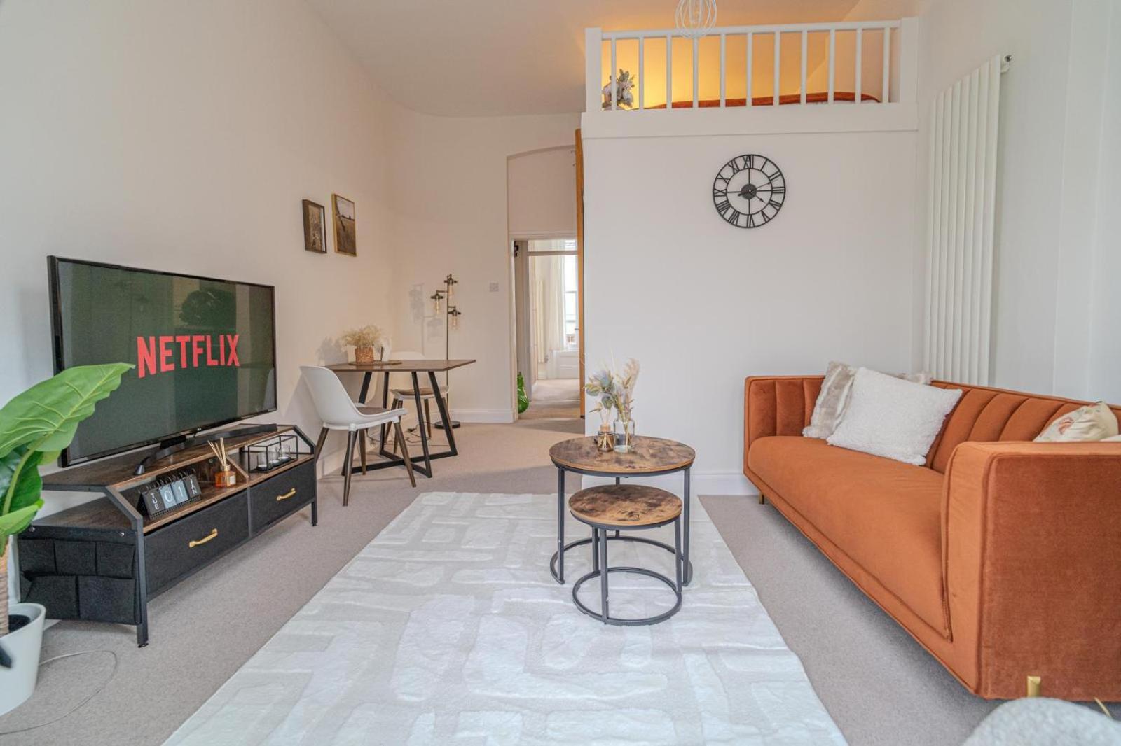 1-bed Flat In Kensington W8 Apartment