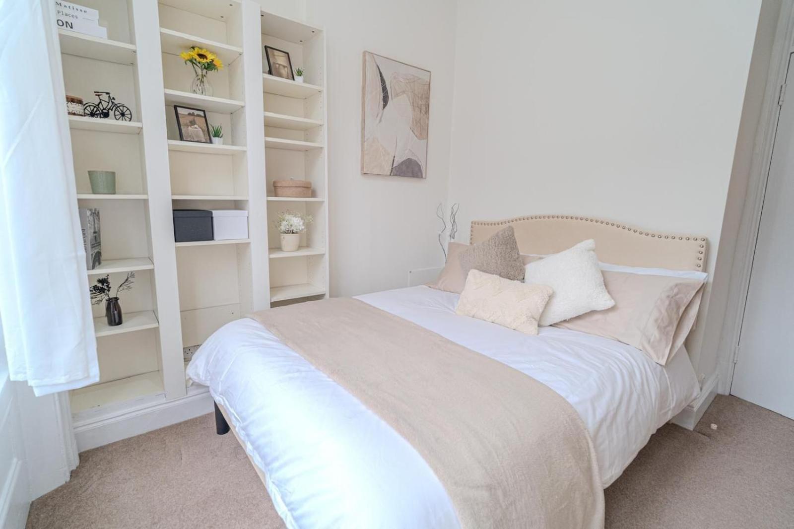 1-bed Flat In Kensington W8 *