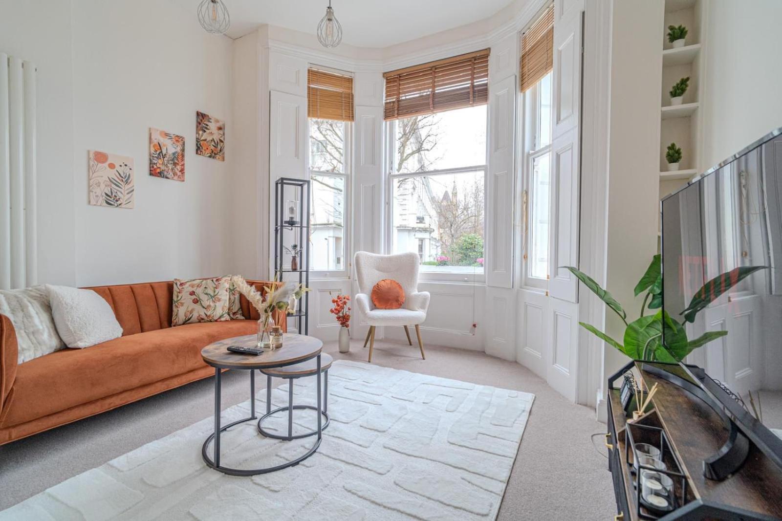 Appartamento 1-bed Flat In Kensington W8 Londra